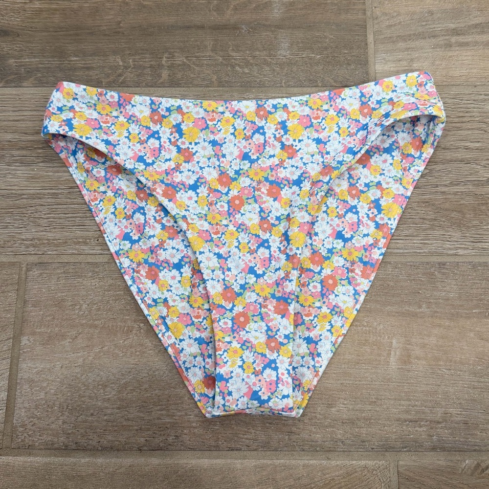 NWOT MINNOW women's jasmine blossom mid rise bikini bottom